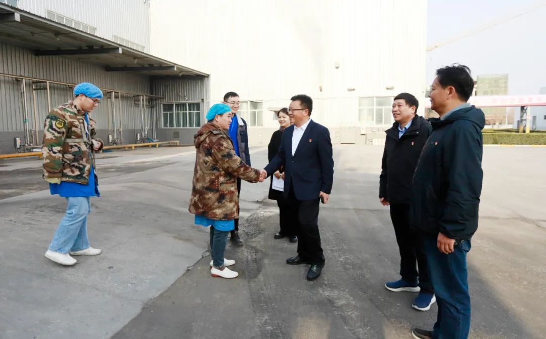 新春慰問送關懷——集團黨委書記、董事長慰問春節(jié)期間堅守崗位的一線職工