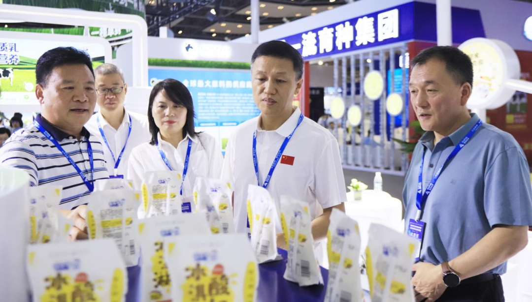 啟航新征程 點亮新賽道丨花花牛乳業(yè)集團參加第十四屆中國奶業(yè)大會暨D20峰會，榮獲“中國乳制品生產(chǎn)企業(yè)現(xiàn)代化等級5A級”評定殊榮