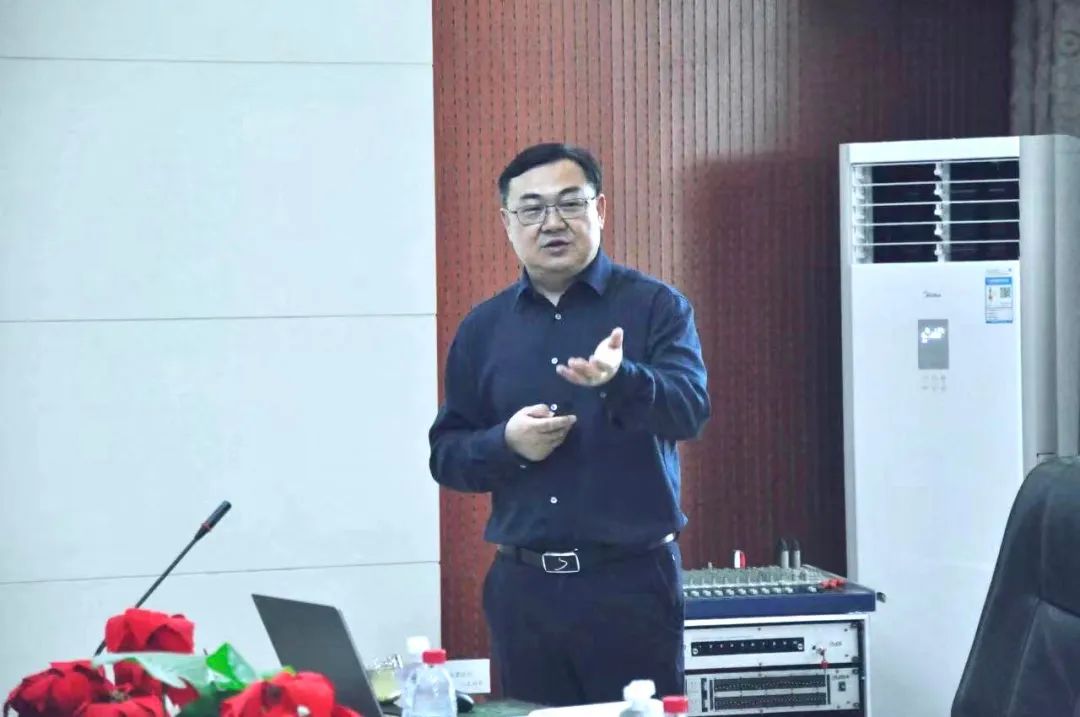 花花牛丨國家奶牛產業(yè)技術體系首席科學家、中國農業(yè)大學教授李勝利一行蒞臨花花牛魯山瑞亞參觀調研