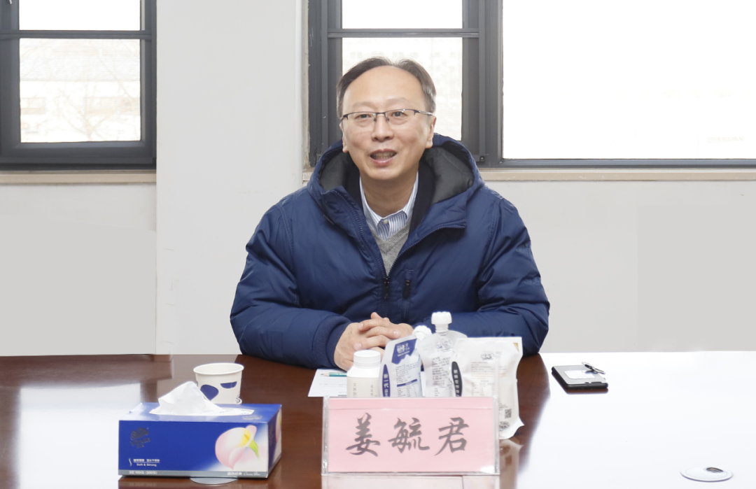 花花牛丨東北農(nóng)大食品學(xué)院院長、中原食品實(shí)驗(yàn)室首席科學(xué)家姜毓君教授蒞臨花花牛乳業(yè)集團(tuán)調(diào)研